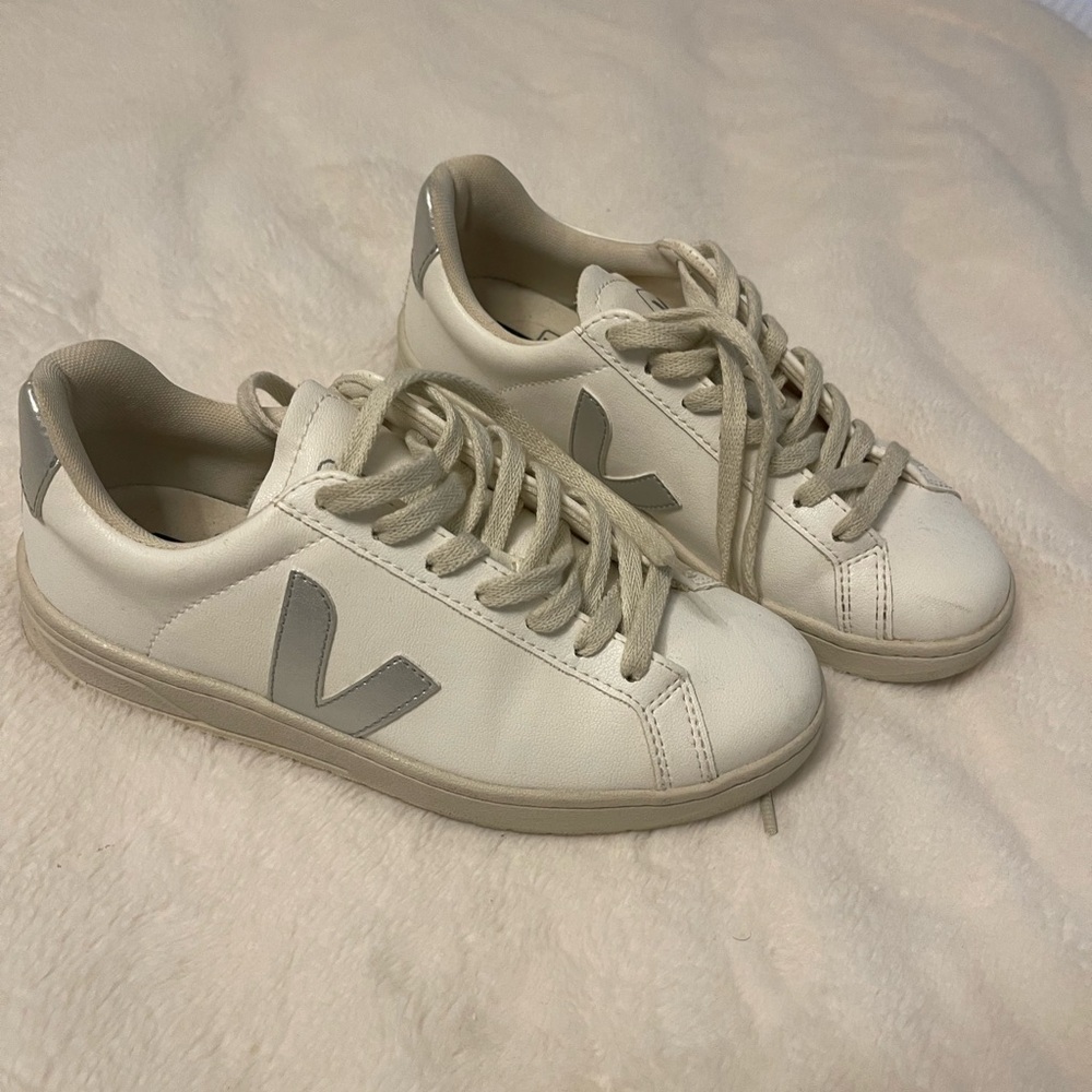 Veja Women's White and Gray Sneakers